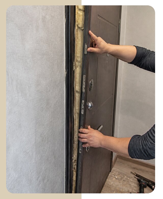 Замена внутренней панели двери квартиры с выездом в Балахне